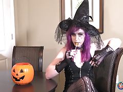 Halloween is here and one of our most recent Femout graduates, gorgeous North Carolina starlet Scout London, returns with a Halloween special scene! Looking smoking hot in her Halloween costume, sexy Scout is ready to have some naughty fun for Omar`s came